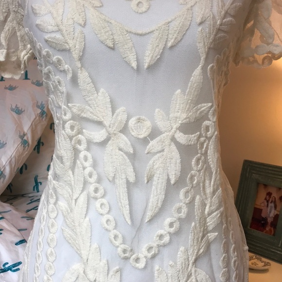 Cream lace top - Picture 2 of 3